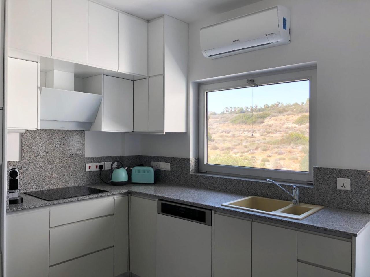 Alania Sea View Apartment Limassol Luaran gambar